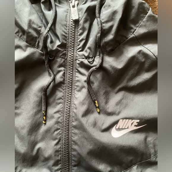 Nike Windrunner Jacket - Picture 6 of 6